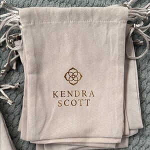 Kendra Scott Set of 15 Velvet Pouches